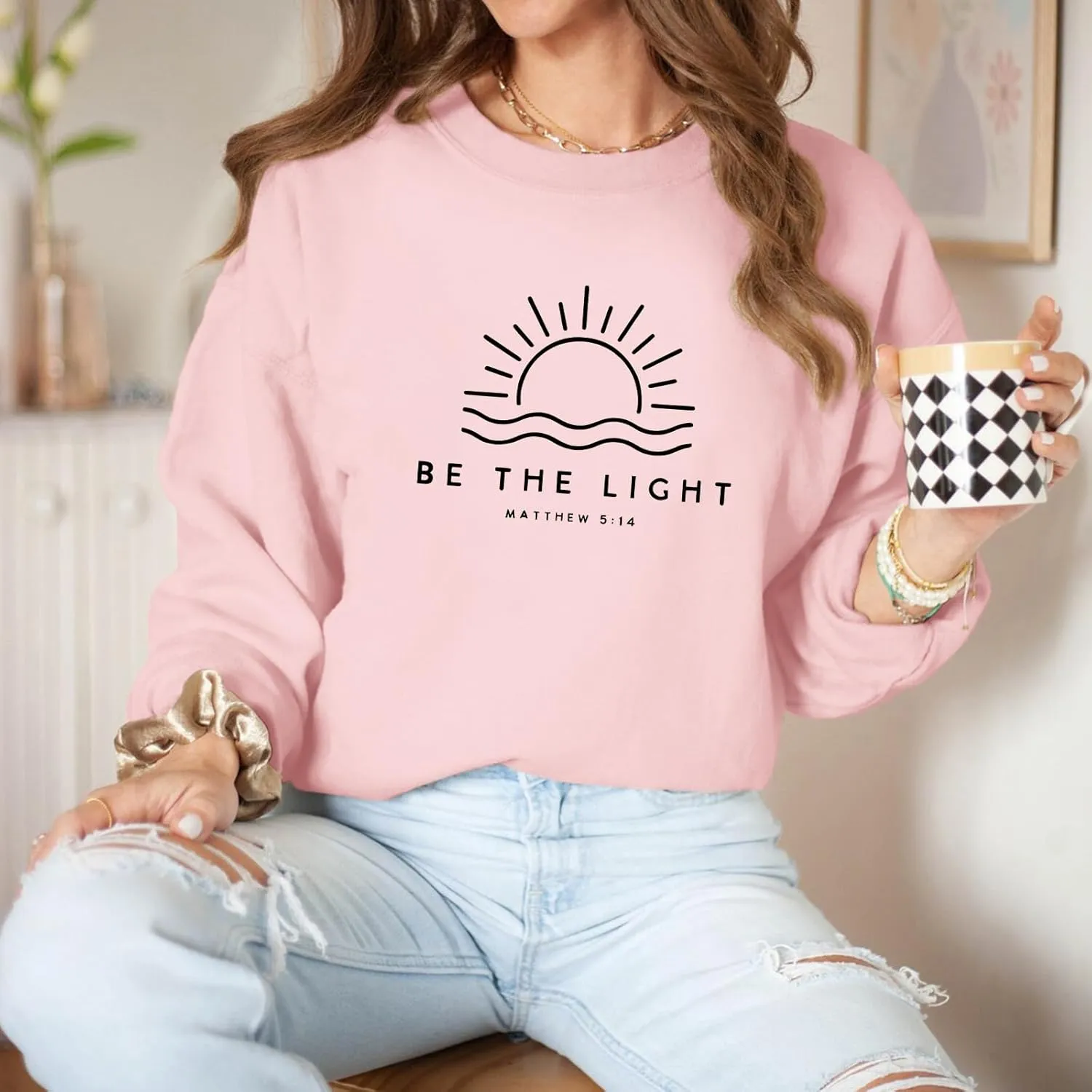 Christian Be The Light Sweatshirts for Women Religious Faith Jesus Bible Verse Graphic Shirts Loose Pullover Tops