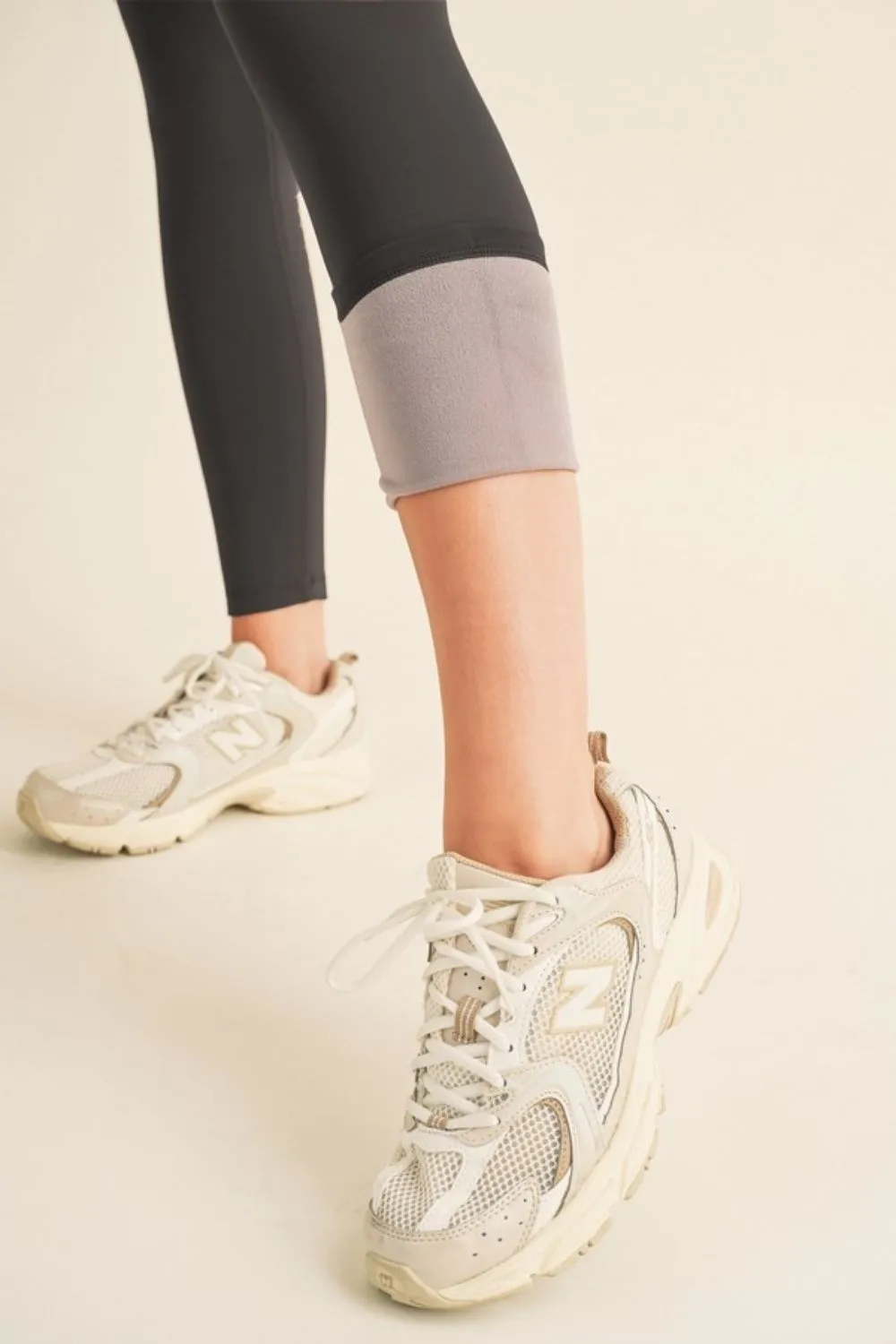 Cozy Fleece-Lined Leggings - Black